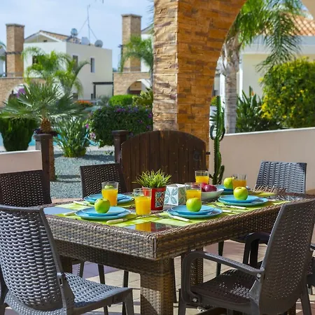Villa Ayia Thekla Annamaria *